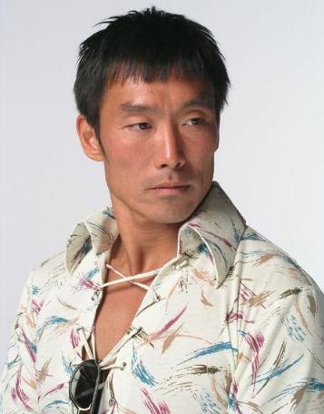 错过小马哥,被日本妻子指使拍风月片,郑浩南到底经历了什么?