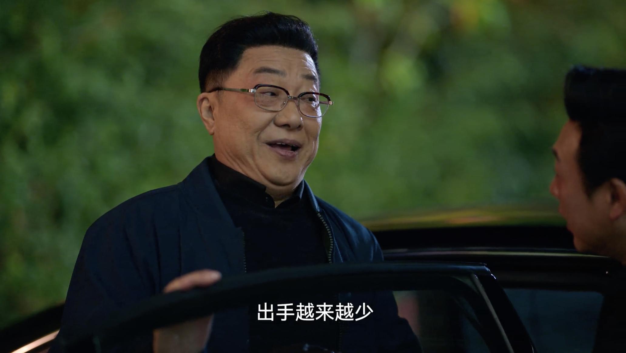 二刷《狂飙》才懂:"陪酒女"的质量,决定王秘书与龚开疆的差距