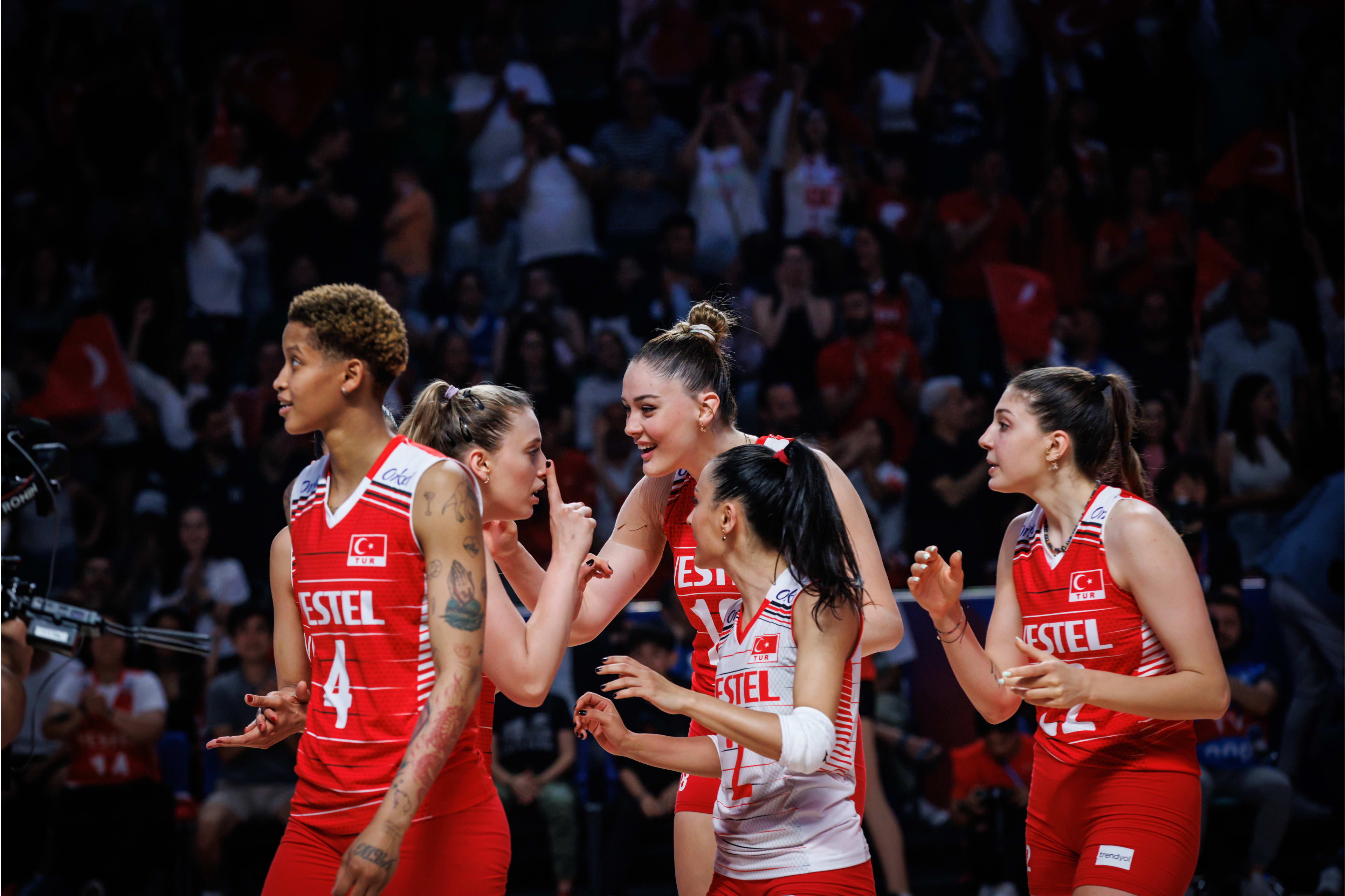 荷兰女排5连败!土耳其横扫对手稳住前四,下轮战波兰看点十足