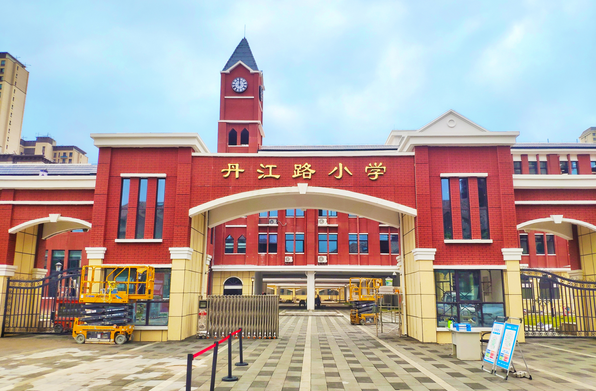 平原新区丹江路小学图片