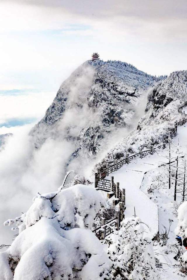 最美的冬日雪景,问道老君山