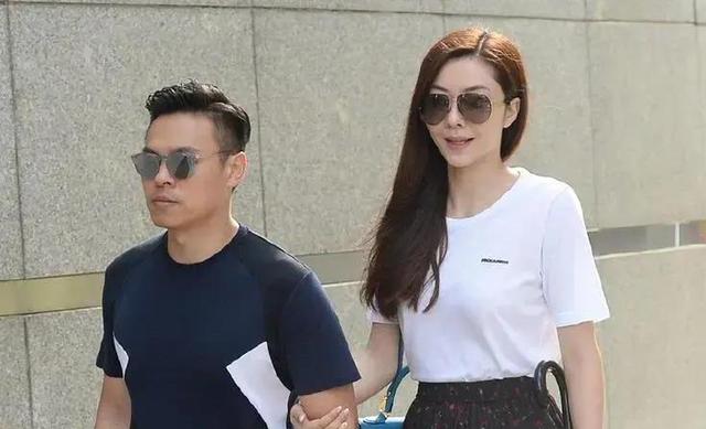 "极品超模"熊黛林上位史:36岁嫁入豪门生双胞胎,如今怎样了?