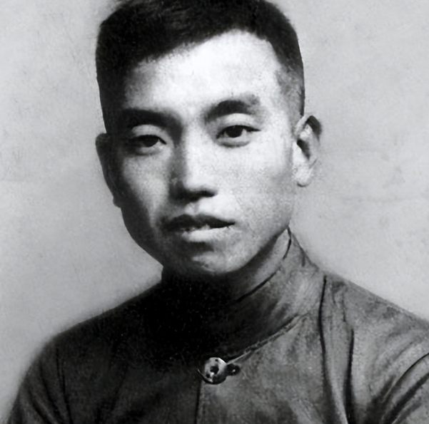 军团长肖克质问师长刘转连为何还不出击,刘转连:急啥,等吃完饭