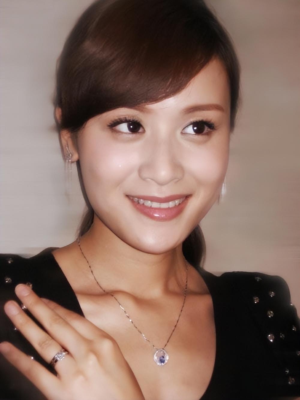 回顾叶一茜23岁嫁给田亮结婚15年儿女双全超女中清醒的一个