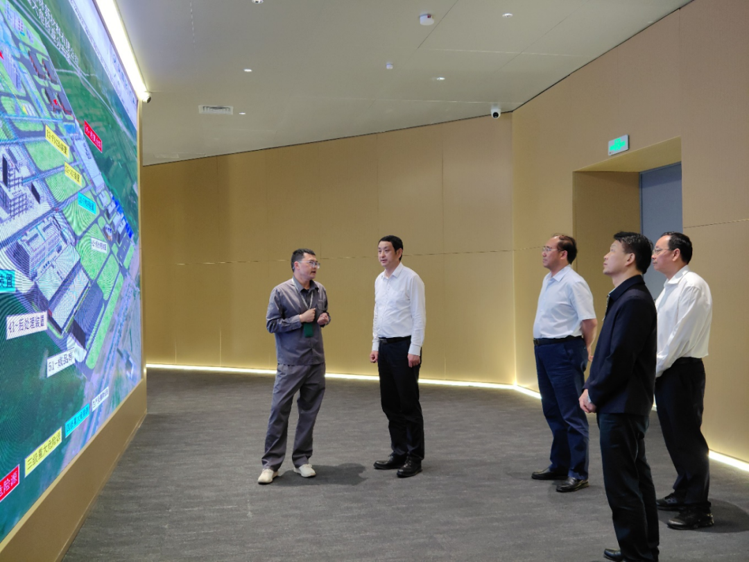 刘海军赴潜江调研并召开企业座谈会