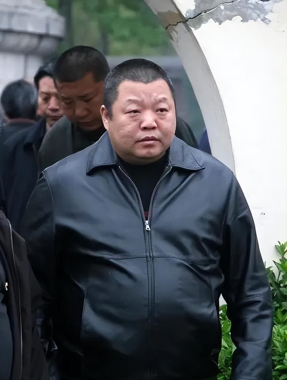 黑道歌手臧天朔有多狂扇梅婷耳光砸成龙场子最终却无人问津