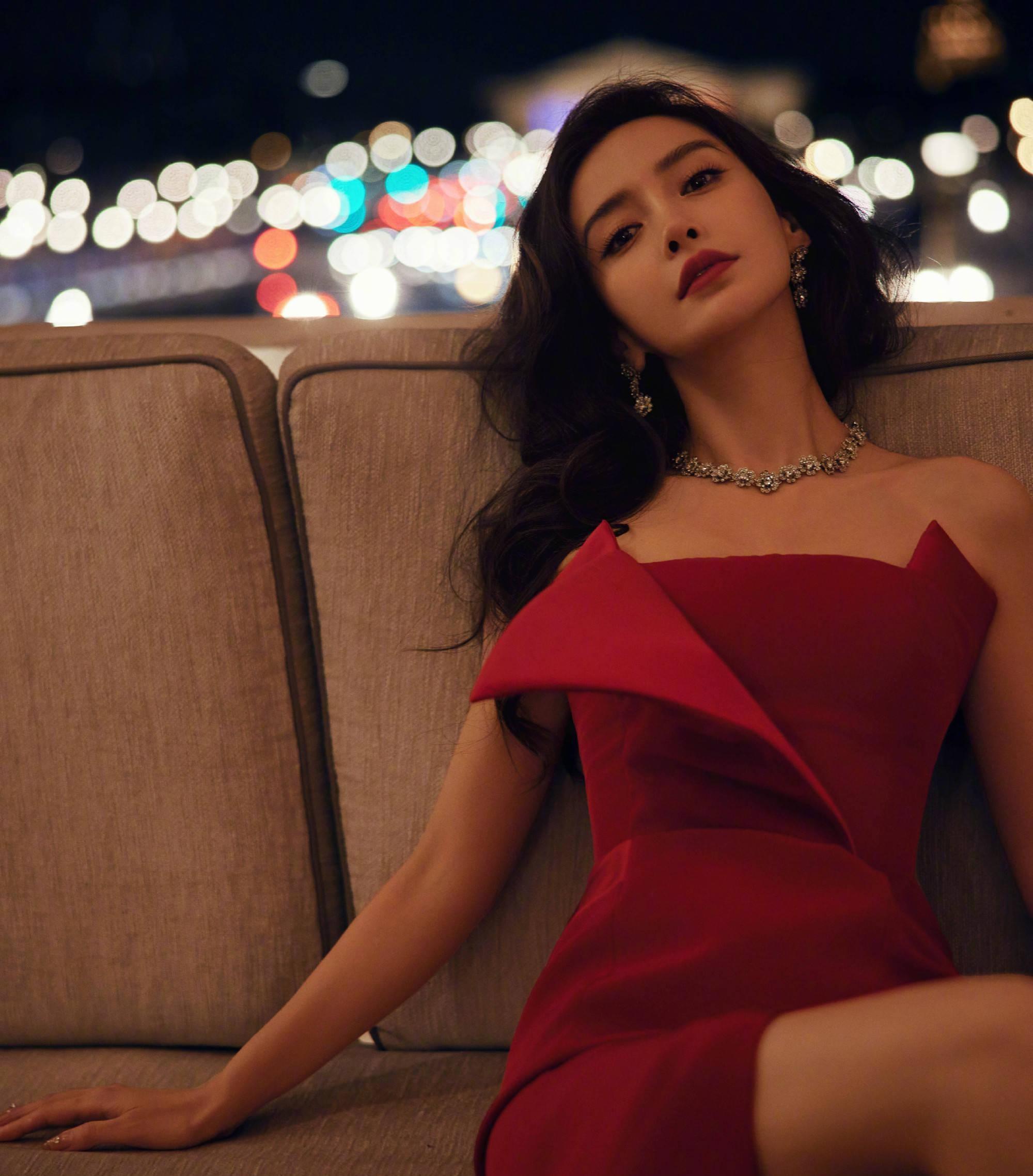 舒淇李冰冰杨幂杨颖同聚豪门盛宴,张柏芝艳压群芳给国人争光了