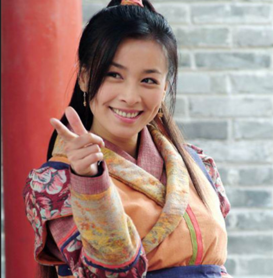 标题乾隆戏说32年回顾离世与退圈揭秘春喜未婚之迷