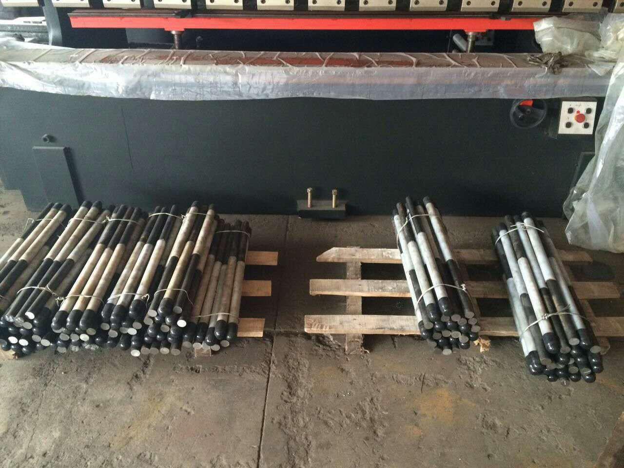 传力杆采用什么钢筋?