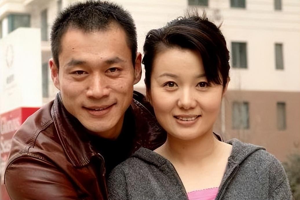 两次拒绝王思懿,对患癌发妻不离不弃,"武松"丁海峰有情有义