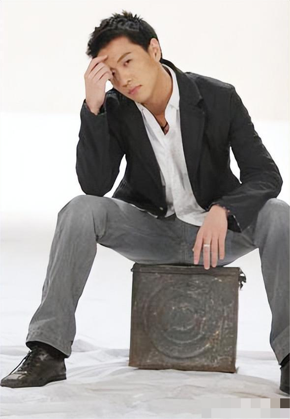 央视著名主播顾国宁:父亲病逝后他又离婚,人生与风霜共舞