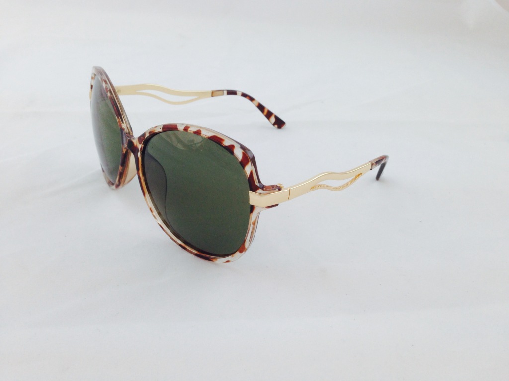 tac镜片是什么材质呢?