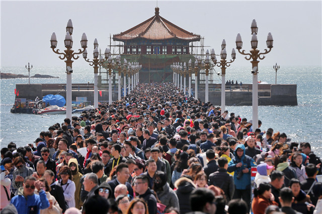 人从众!五一首日景区实况,部分热门景区一票难求!
