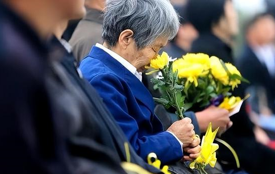 推进农村丧葬改革 农民准备好三星级葬礼