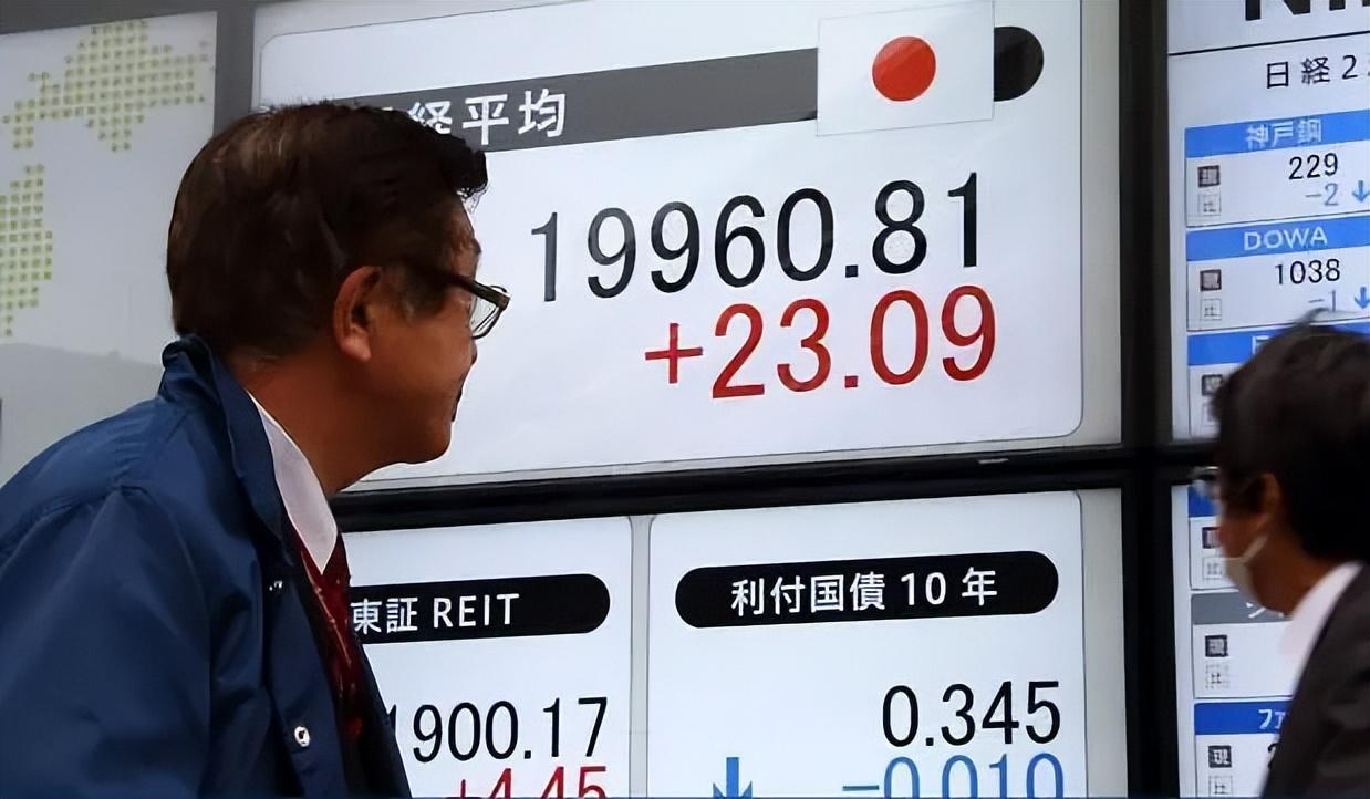 出乎意料!中国,日本抛售526亿美债,俄罗斯为何却罕见增持?