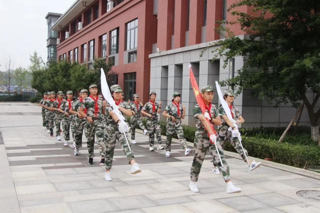 "你的样子就是国家未来的样子 天七正式吹响新学期的号角