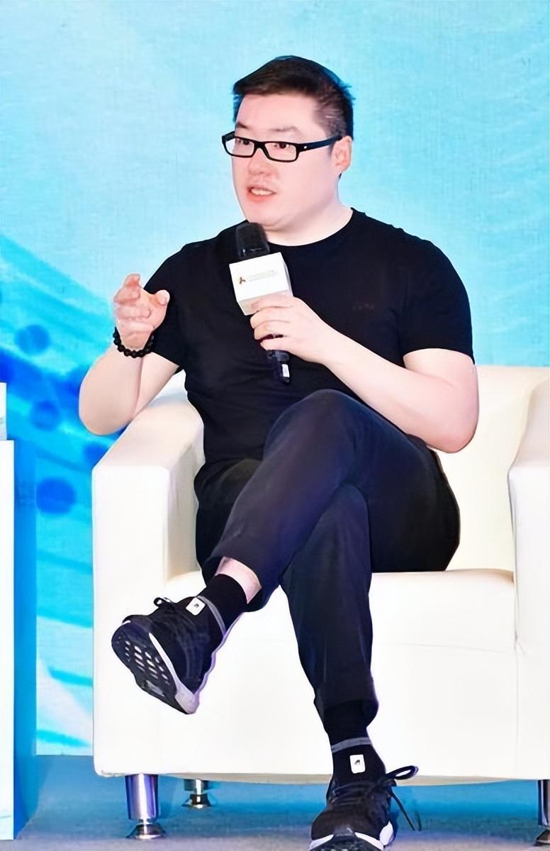 回顾富豪王麒诚:大学时期8个月赚100万,32岁公司上市,身价200亿