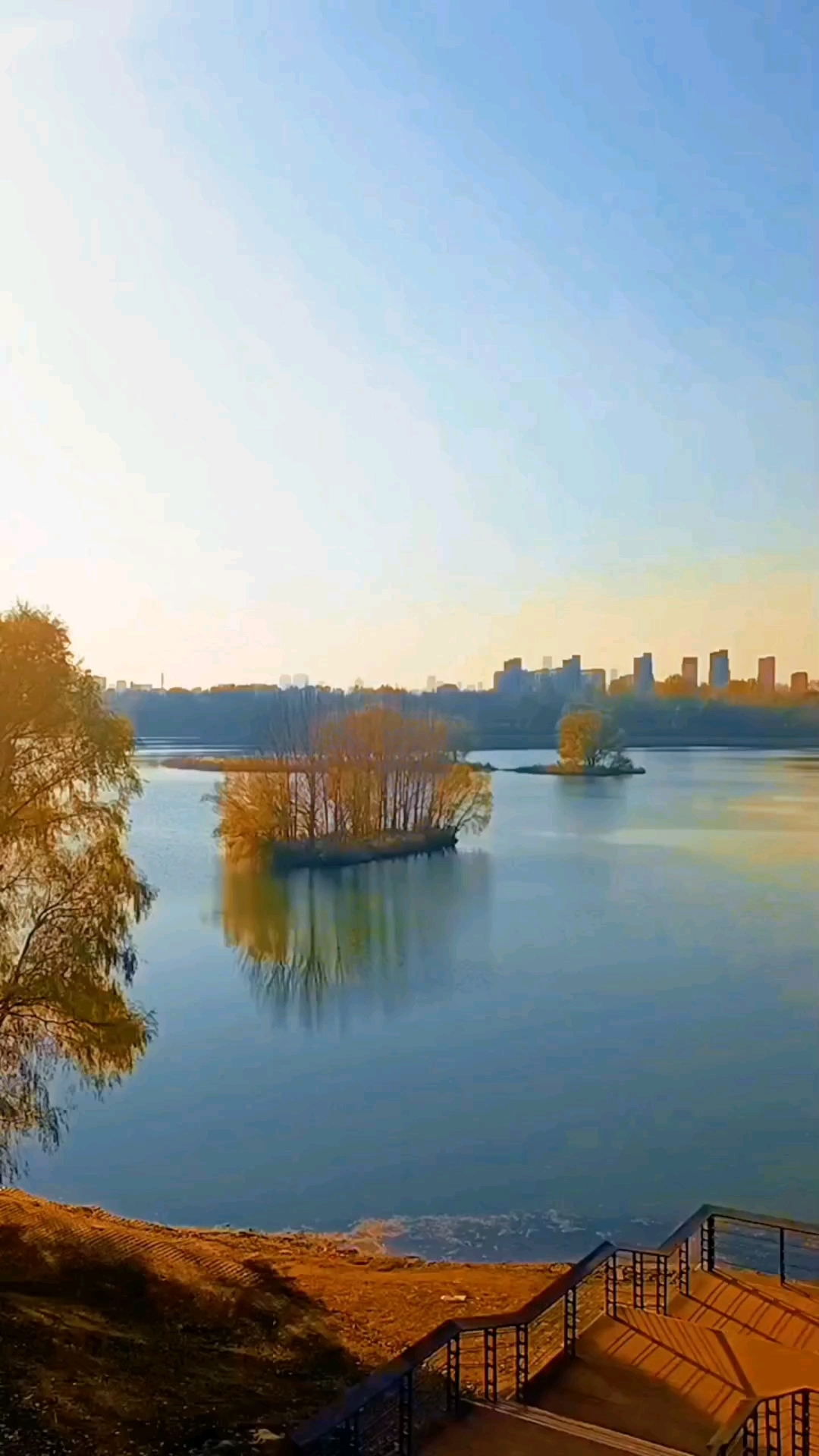 沈阳浑河,四季皆景,韵味无穷.春日河水初融,万物复苏