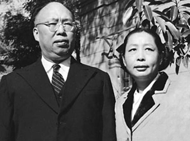 我军四位女大校,分别是元帅夫人,大将夫人,李德夫人