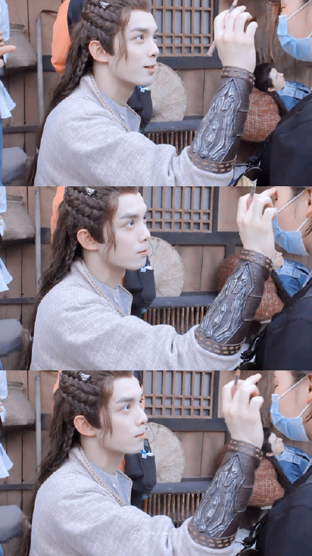 《长歌行》幕后花絮!吴磊现场给工作人员画眉求好评