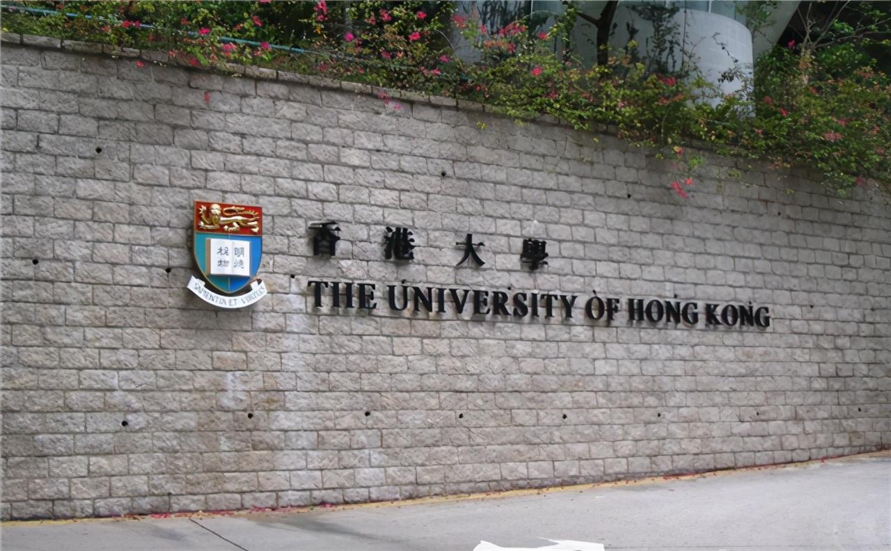 回顾刘丁宁:668分考进港大,却放弃奖学金,退学复读上北大