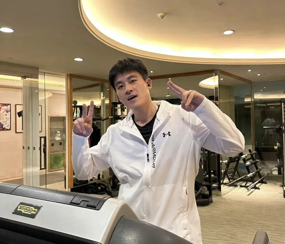 古天乐为什么美黑?范冰冰冒险代言p家?金星吐槽热巴捂胸?