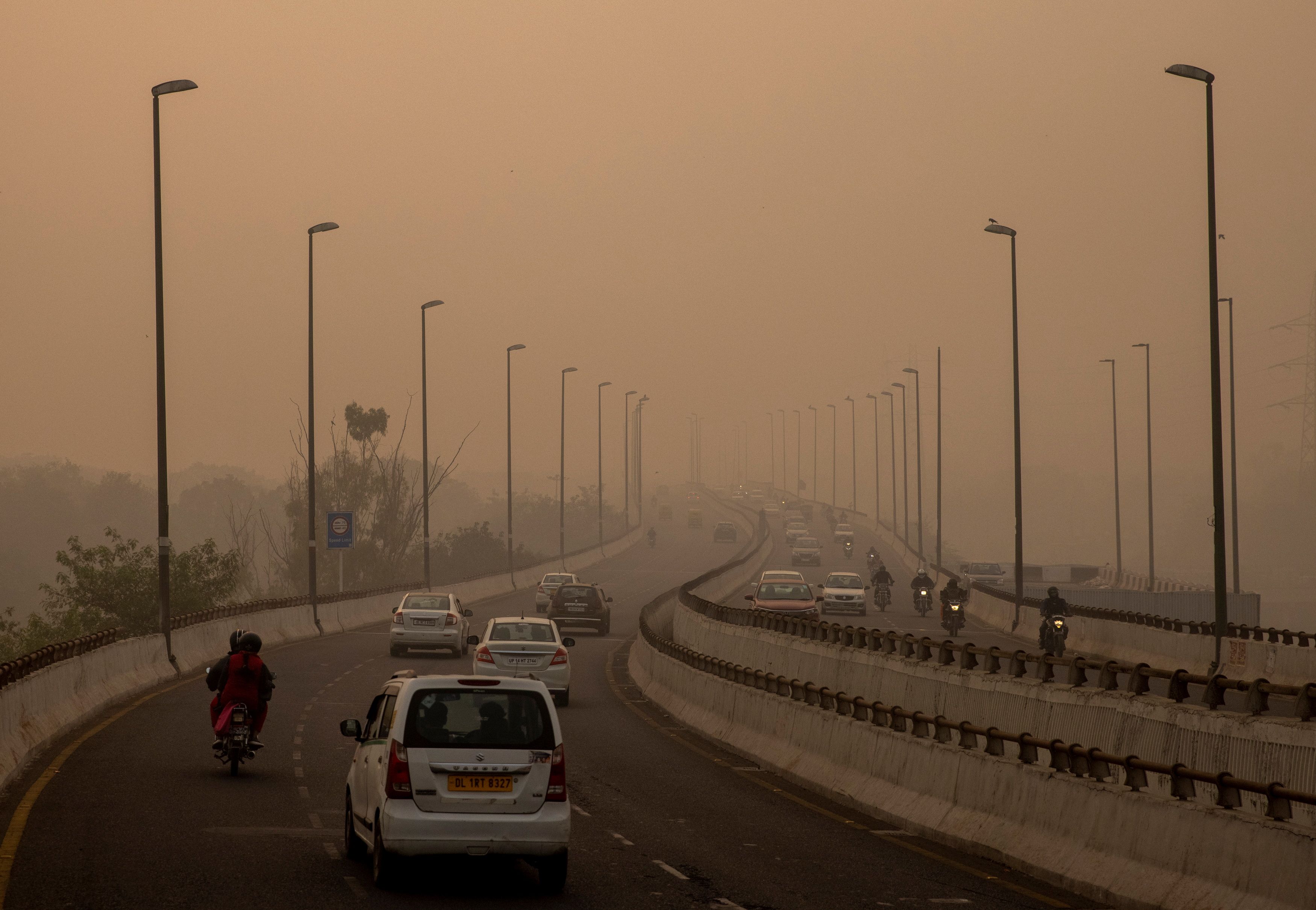 新德里空气污染加重(10)