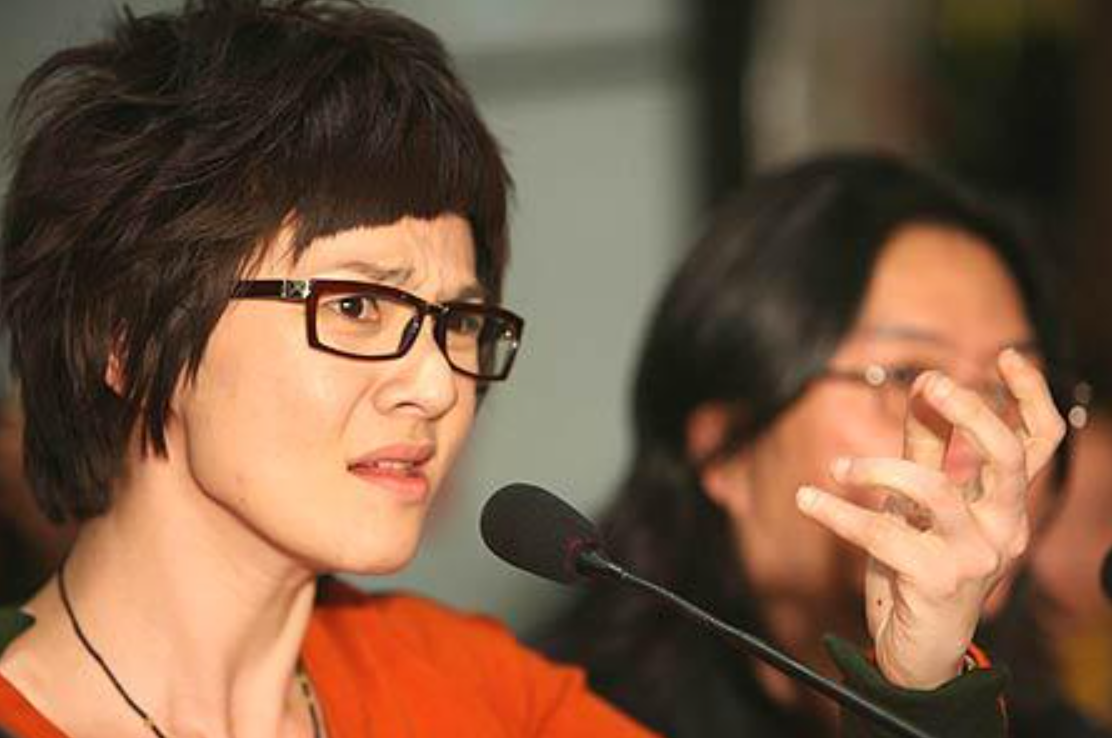 柯以敏直播被骂后续!辱骂者道歉,直播收费,平安北京评论区沦陷