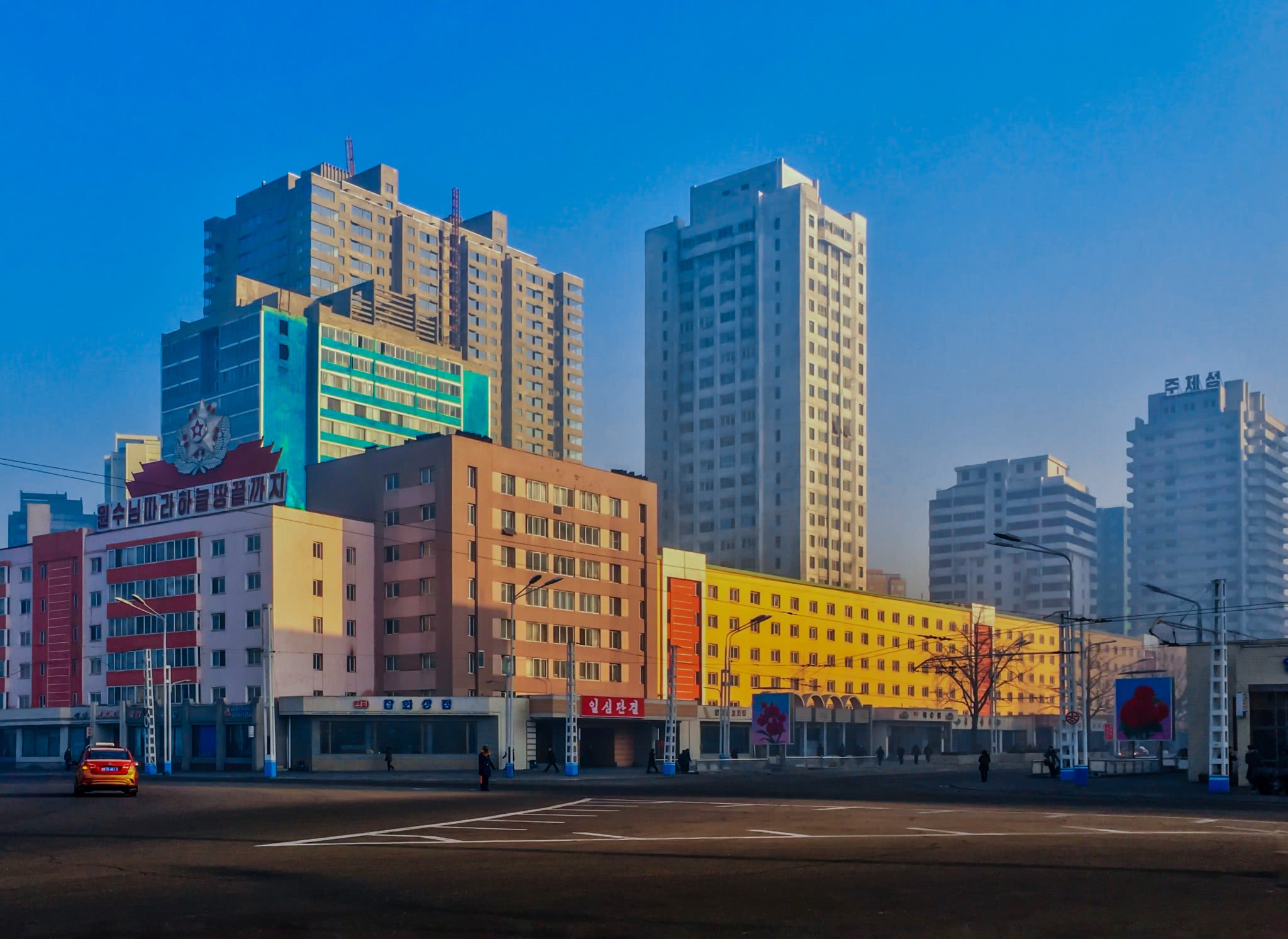 朝鲜观察,商业写字楼几乎没有,免费为市民提供住房!