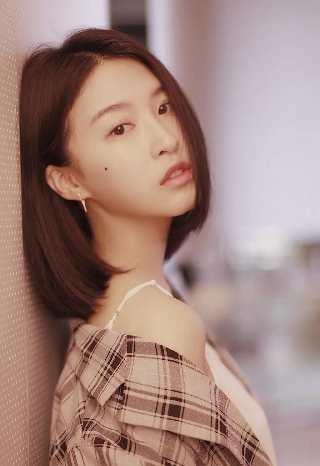 杜雨宸,演技与颜值并存的优雅女神