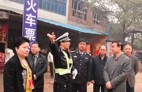 私通远房表妹:湖南贪官张常明,放任情人收受贿赂