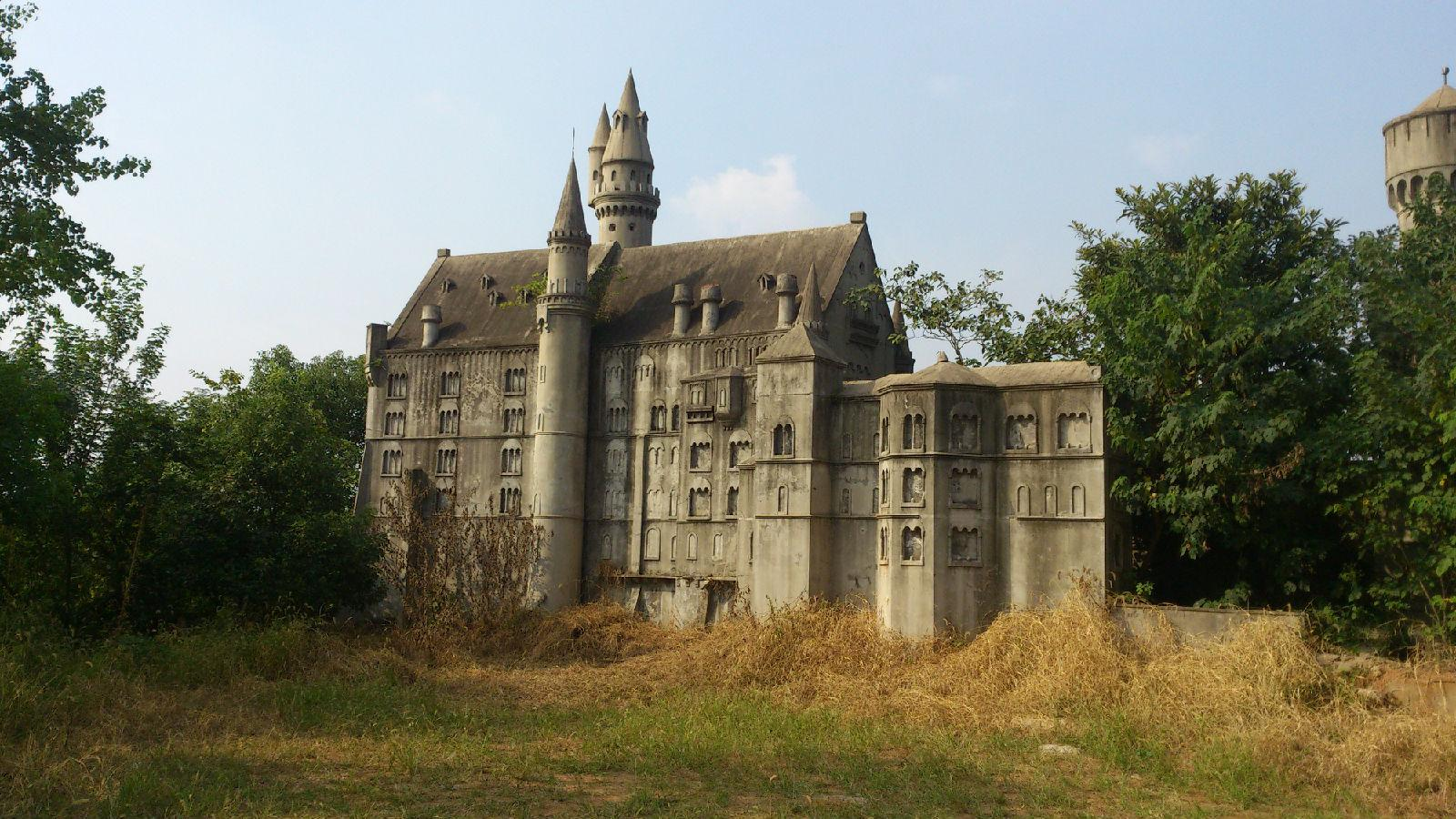 武汉一"鬼楼"变身网红,烂了将近20年,现如今颇受游客青睐