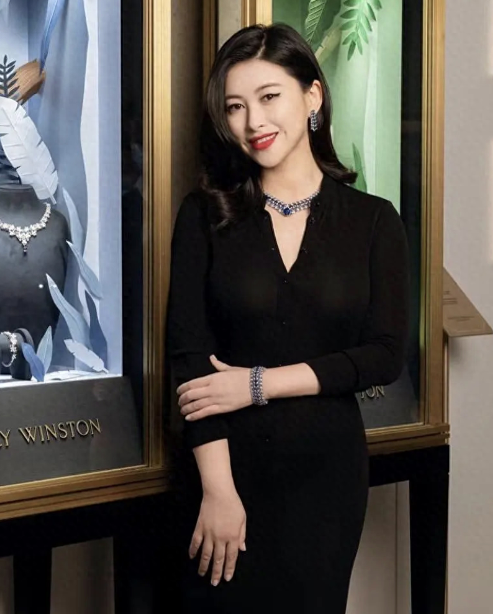 回顾演员朱珠的成名之路和她生命中爱过的4个重要的男人