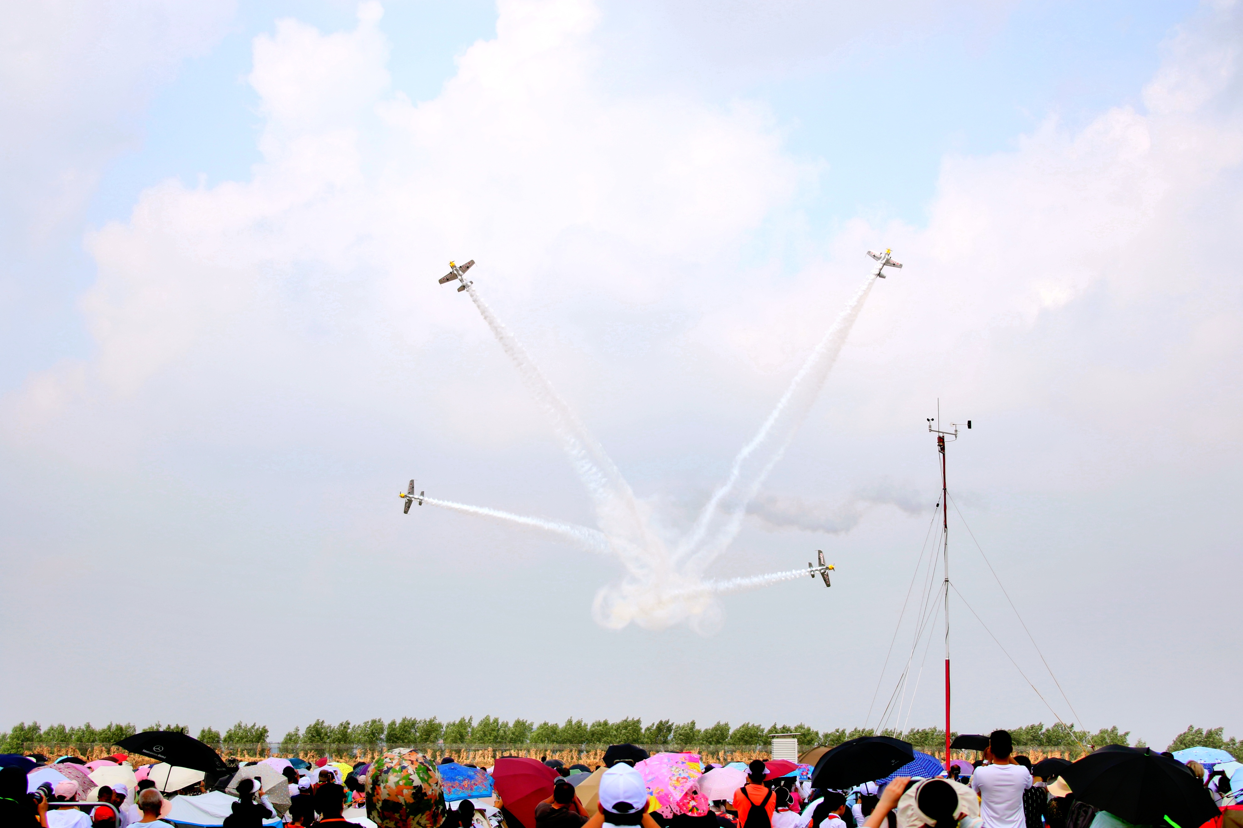 "炫技"法库上空 第十届沈阳法库国际飞行大会现场火爆