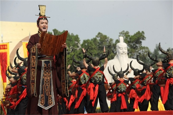 始皇36年天降陨石,为求谅解遥忌舜帝,江神送壁预示了什么