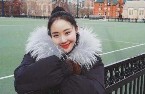 本来火风儿子霍尊就够美了,看到他的女儿霍苗后,更是惊艳啊