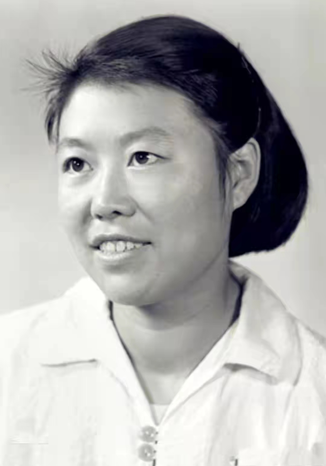 新中国第一位女拖拉机手:30岁被印在一元人民币上,90岁高寿离世