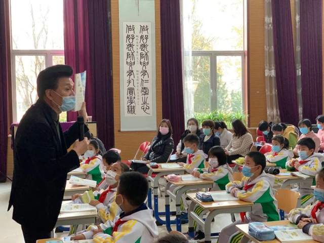 古城第二小学图片