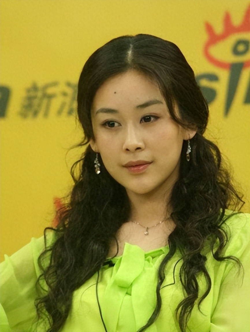 "抗日神剧专业户"四大女演员的没落史,糊成这样,该怪谁呢?