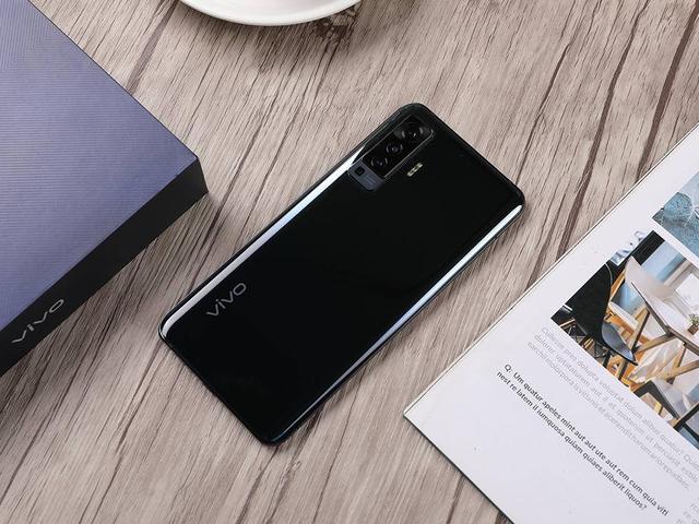 vivo x50上手体验:摄影并非唯一亮点,性能震撼更是一绝