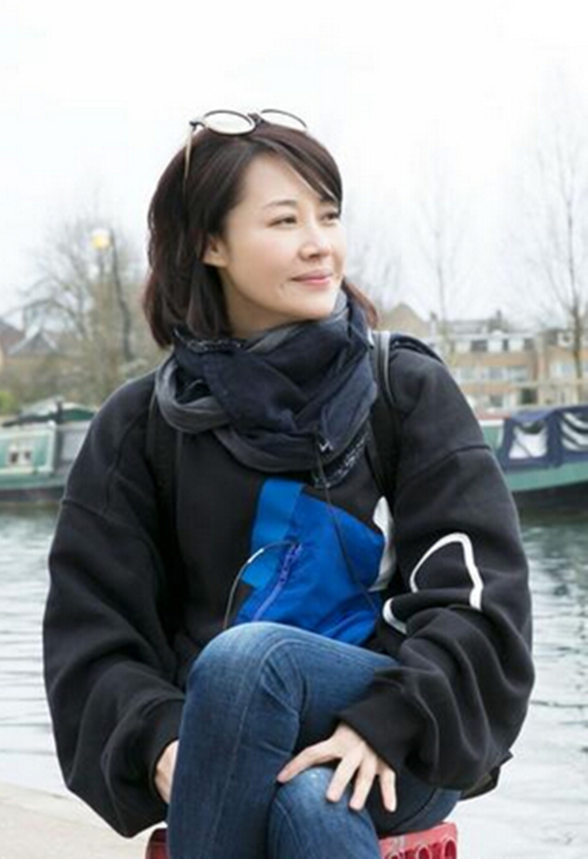 许晴有多风情万种?看到她趴在床上的照片,终于明白男人的喜好!