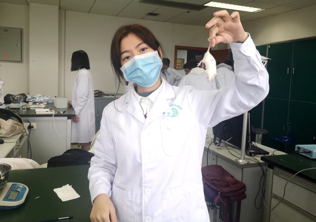 offer3开播,医学生实习前后的变化有多大?真的是肉眼可见的劳累