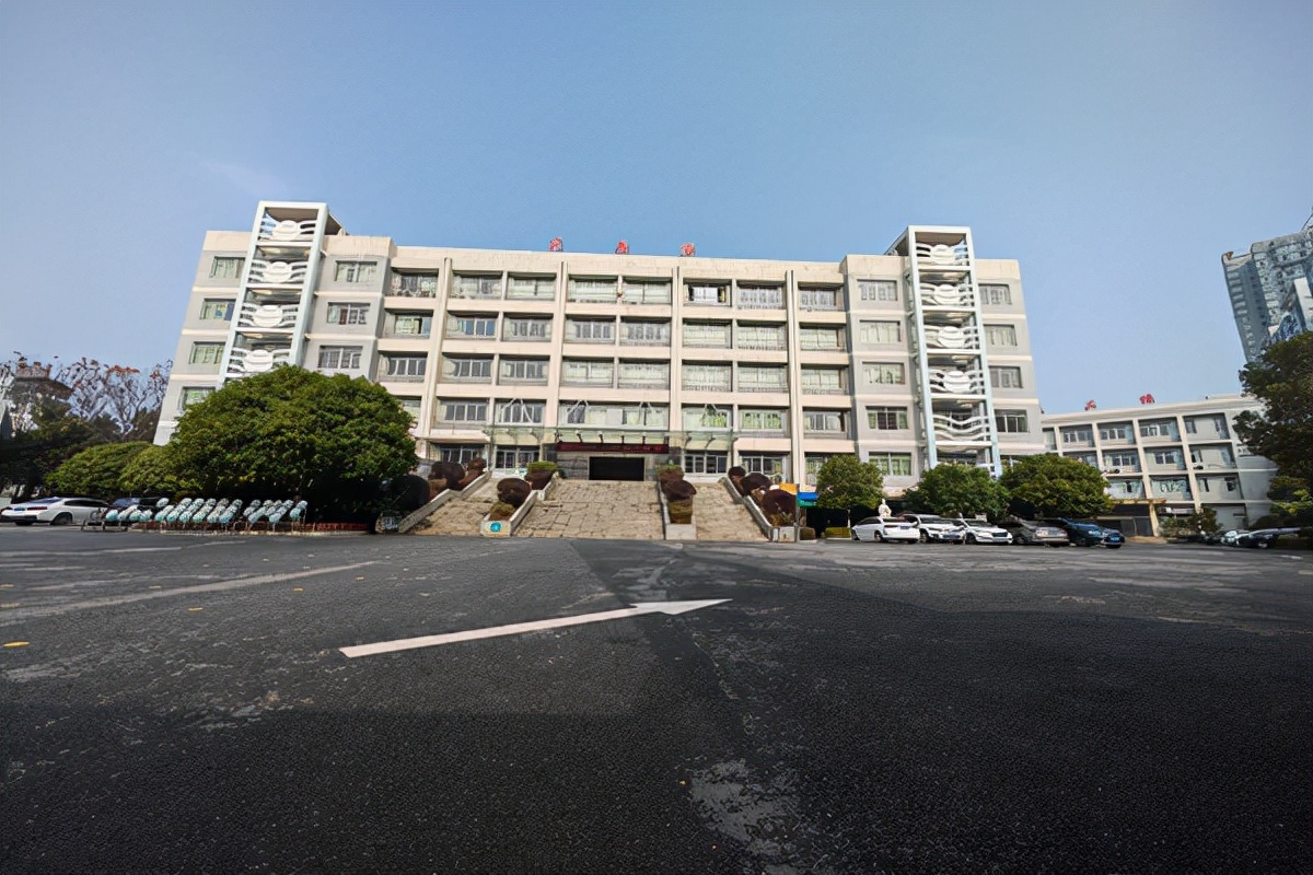 湖南株洲:天元区银海学校知行合一不拘一格育"花海"