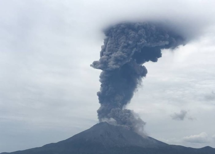 日本九州雾岛山新燃岳火山喷发,竟然喷出一只猫