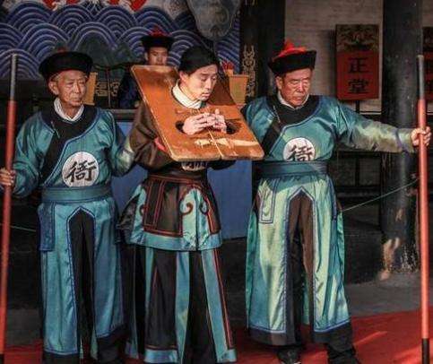 清代知县工作压力大,师爷有能力没编制,衙役书吏忙着捞外快