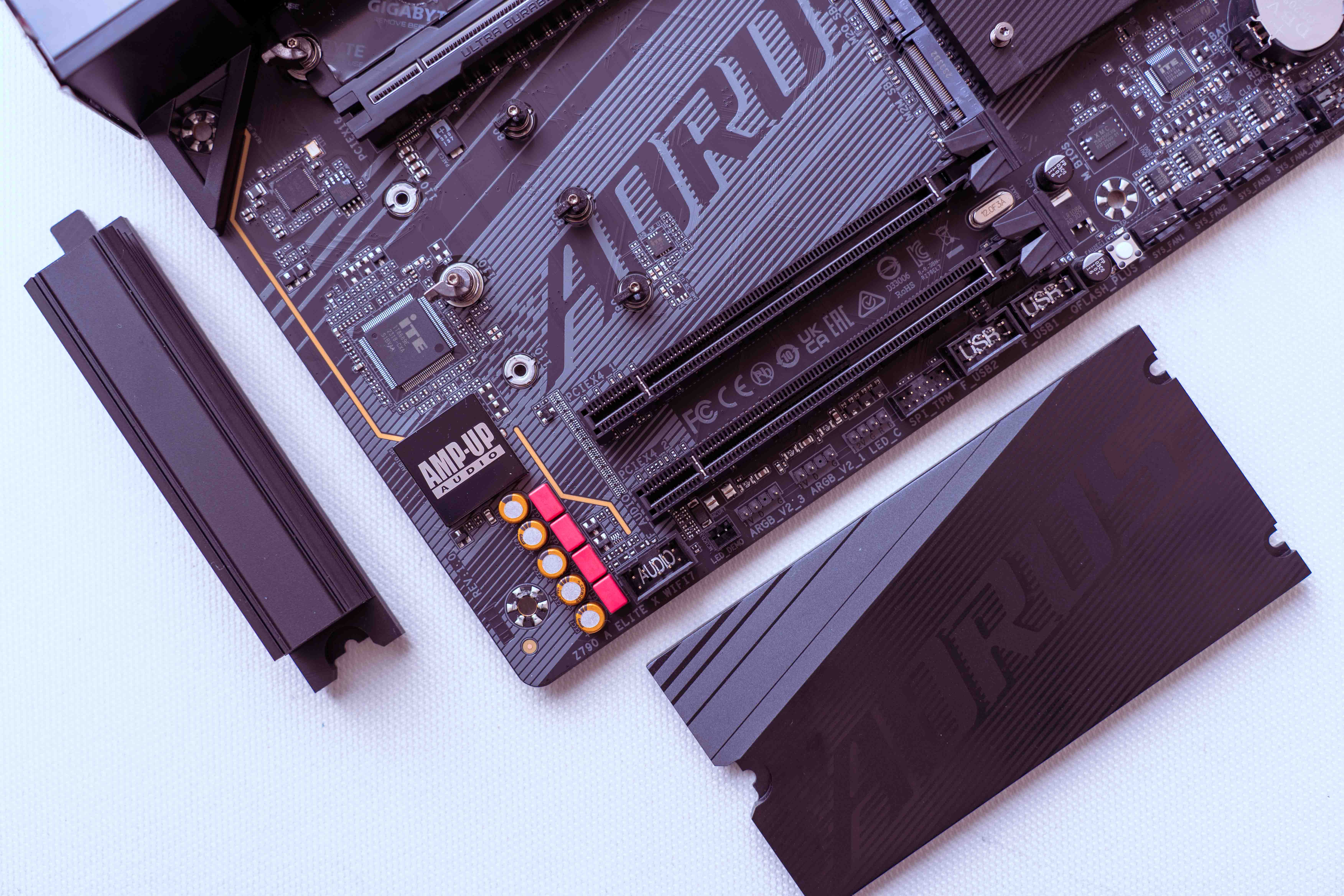 显卡竖装,极致散热,机箱界的擎天柱丨tt cte t500 tg argb装机