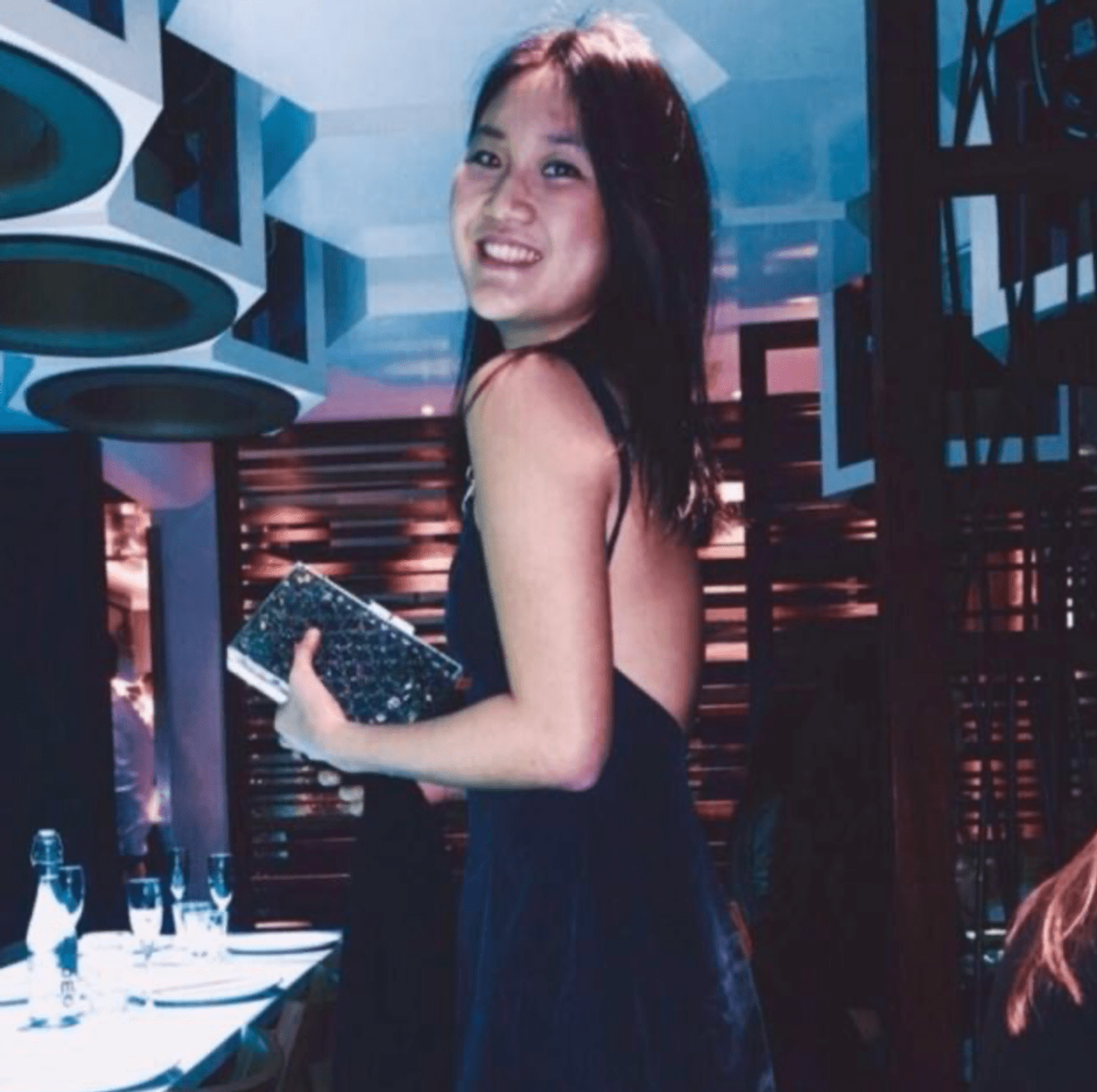 何超琼和干女儿提前庆祝母亲节,曾昭仪开豪华游艇,二人其乐融融