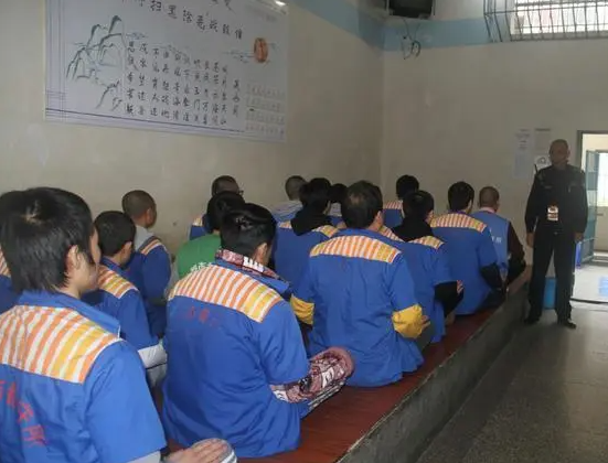 别再搞错了!看守所,拘留所和监狱的区别