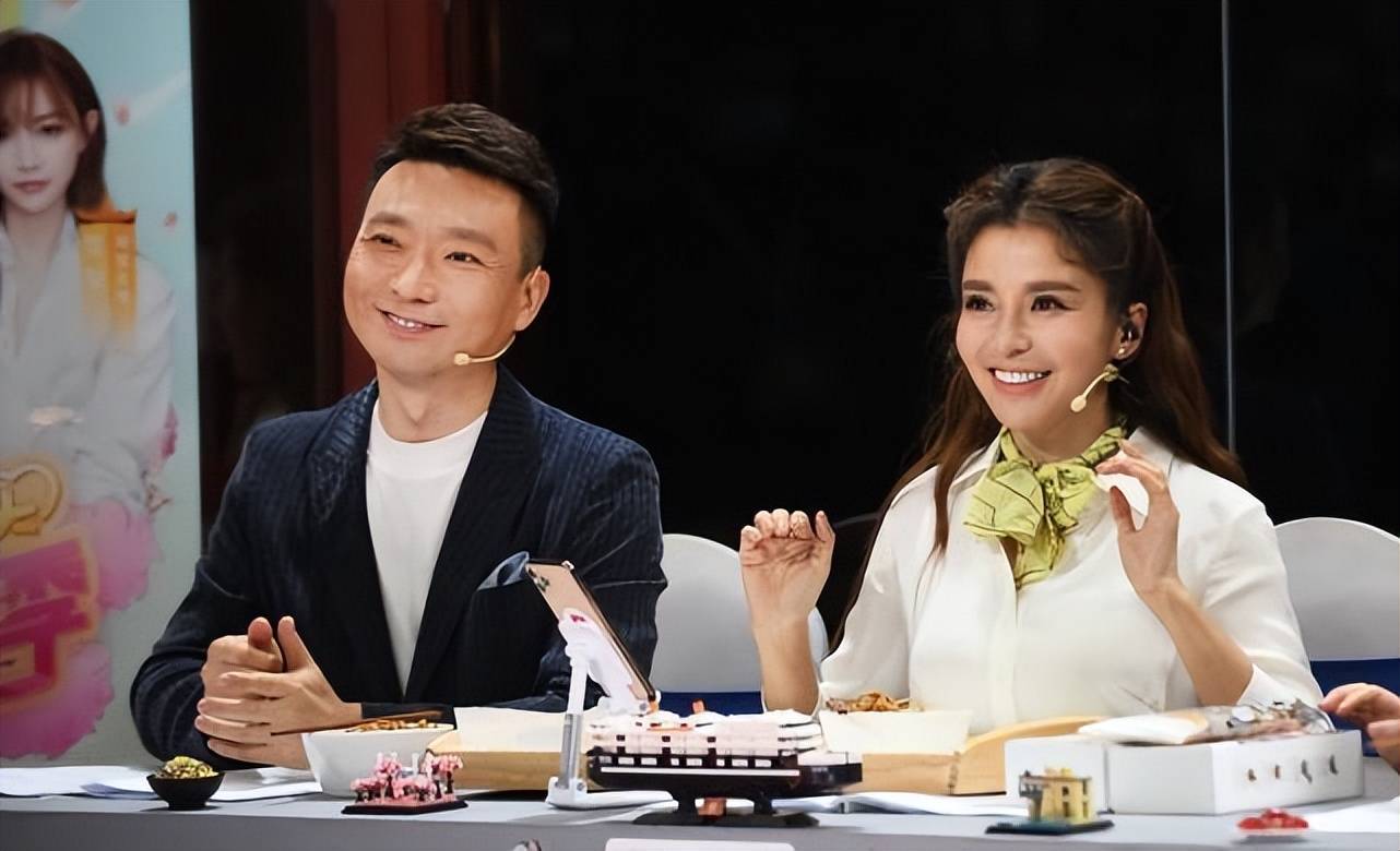 央视综艺频道三大门面担当隐退,女主持用工荒,50岁朱迅依然很忙