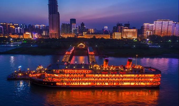 湖北一网红船,门票298元,2个小时的穿越之旅,让你感受深刻